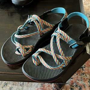 Chaco sandals women’s 6
